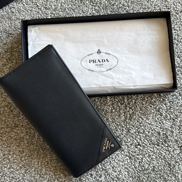 Prada wallet - Picture 8 of 9